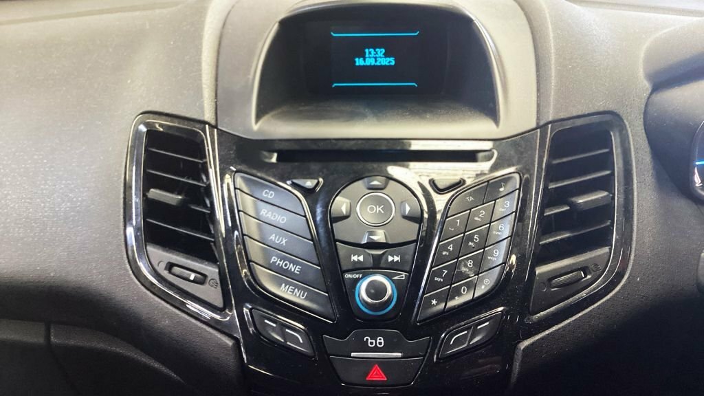 Ford Fiesta Hatchback 2015 Ford Fiesta 1.0 Ecoboost Zetec Petr Black #7