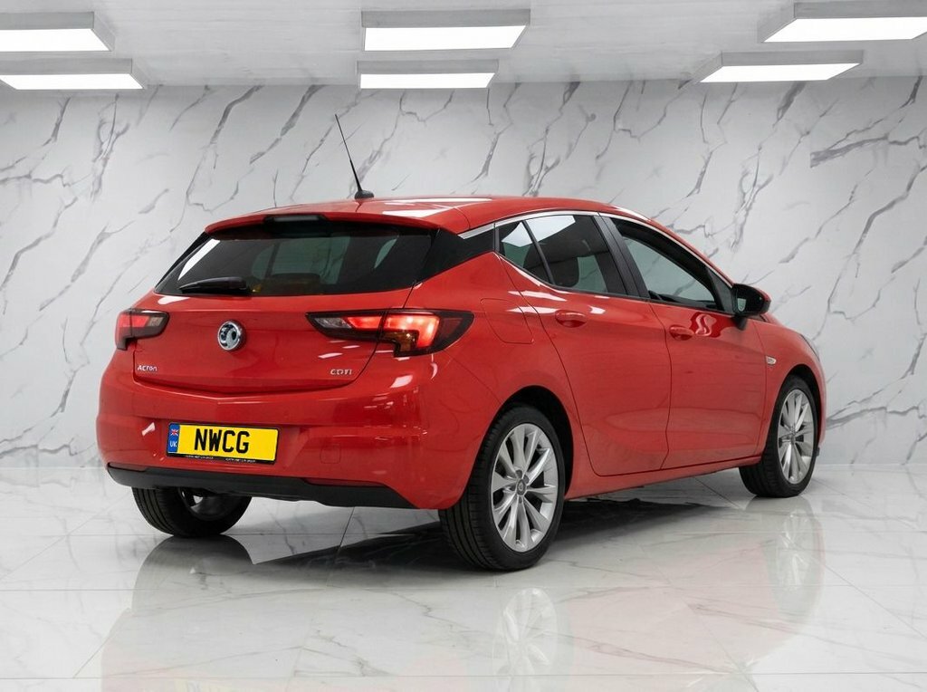 Vauxhall Astra 1.6L Design Red #2
