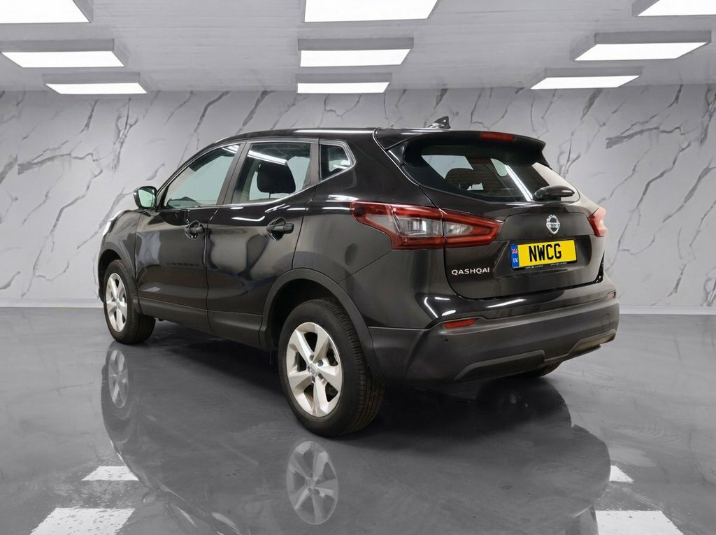 Nissan Qashqai 1.3L Acenta Premium Black #3