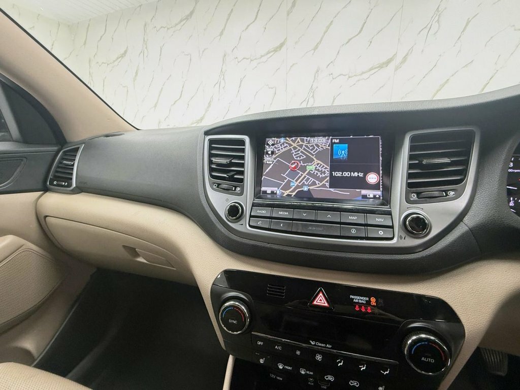 Hyundai Tucson 1.7 Crdi Se Blue Drive 114 Bhp Beige #13