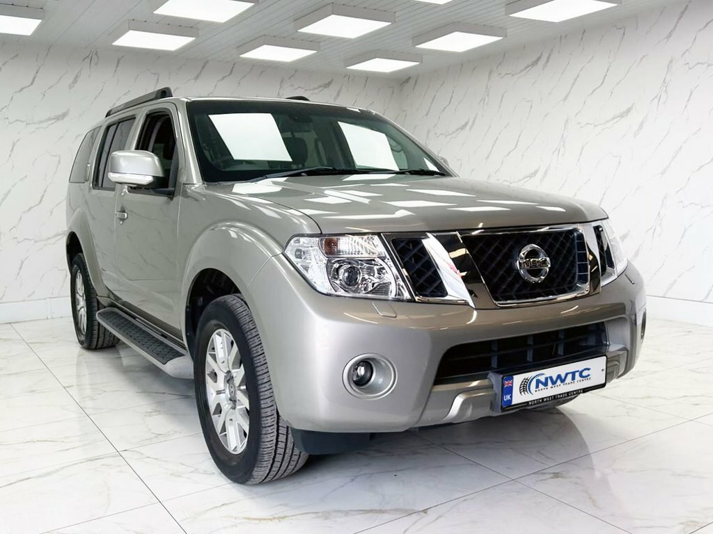 Nissan Pathfinder 2.5L Tekna Silver #3