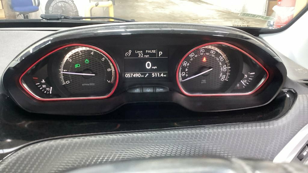 Peugeot 2008 1.2 Puretech Allure Suv  #7