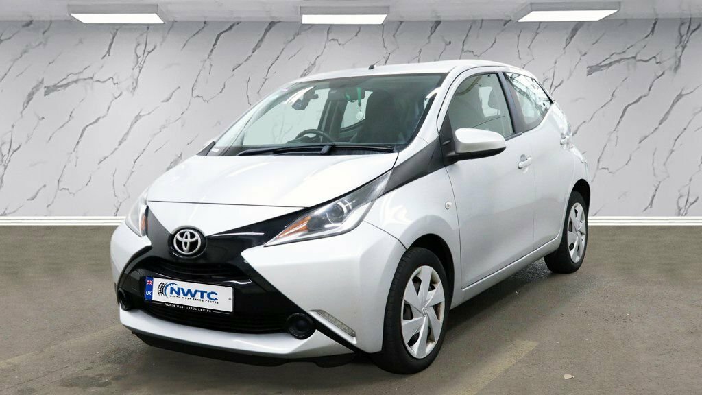 Toyota Aygo 1L X-play Silver #2