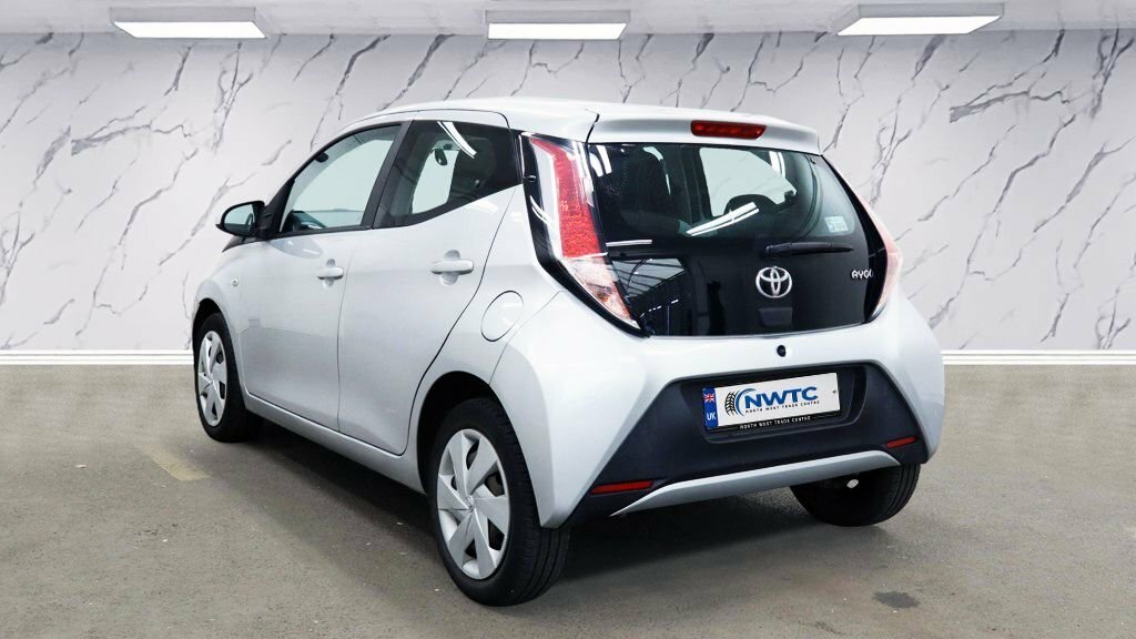 Toyota Aygo 1L X-play Silver #3