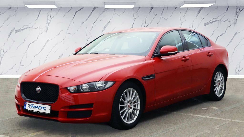Jaguar XE 2L Se Red #2