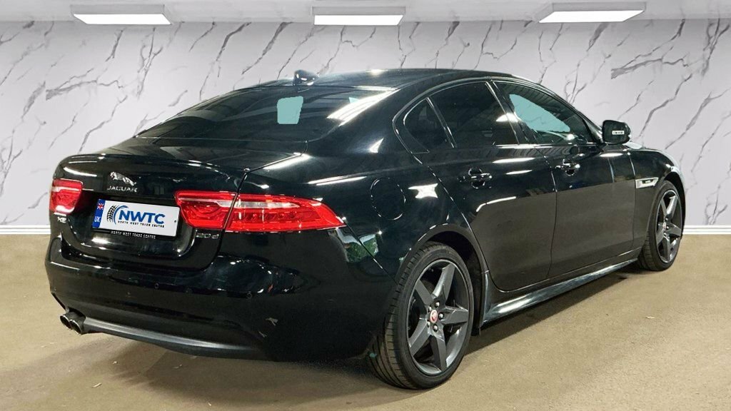 Jaguar XE 2L R-sport Black #3