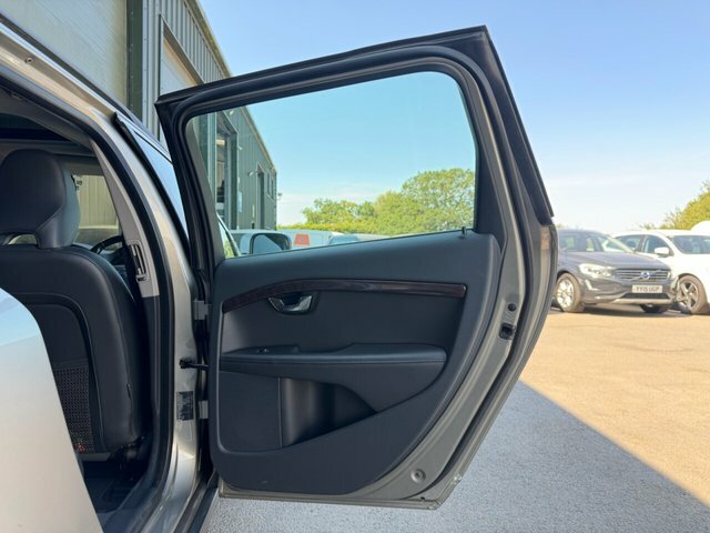 Volvo XC70 2.4 D5 Se Lux Estate Geartronic Awd Eur Black #22