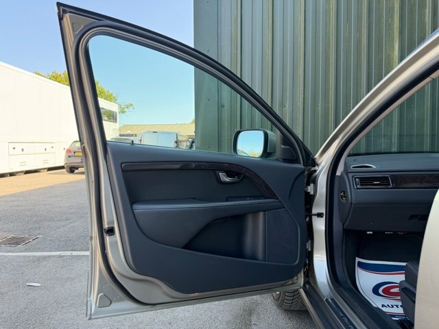 Volvo XC70 2.4 D5 Se Lux Estate Geartronic Awd Eur Black #20
