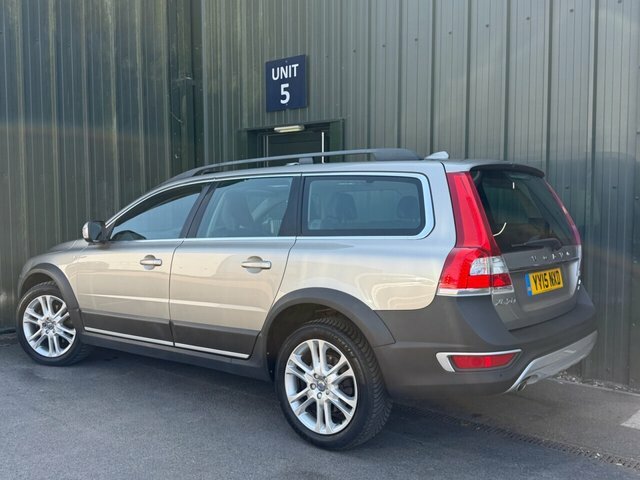 Volvo XC70 2.4 D4 Se Lux Estate Awd Euro 6 Gold #2
