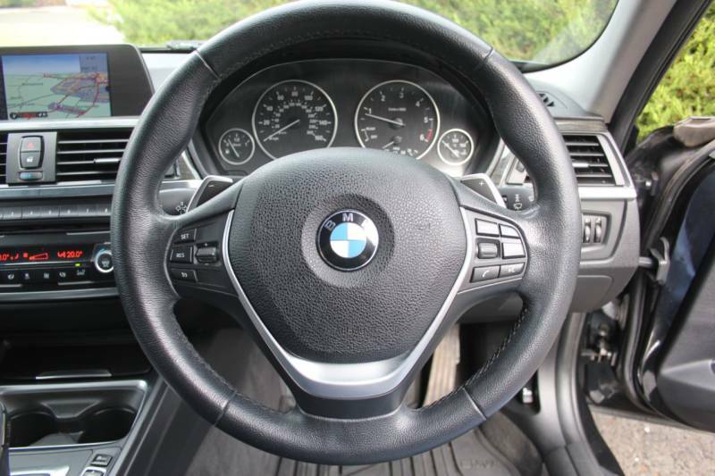 BMW 3 Series 330D Luxury Touring Blue #4