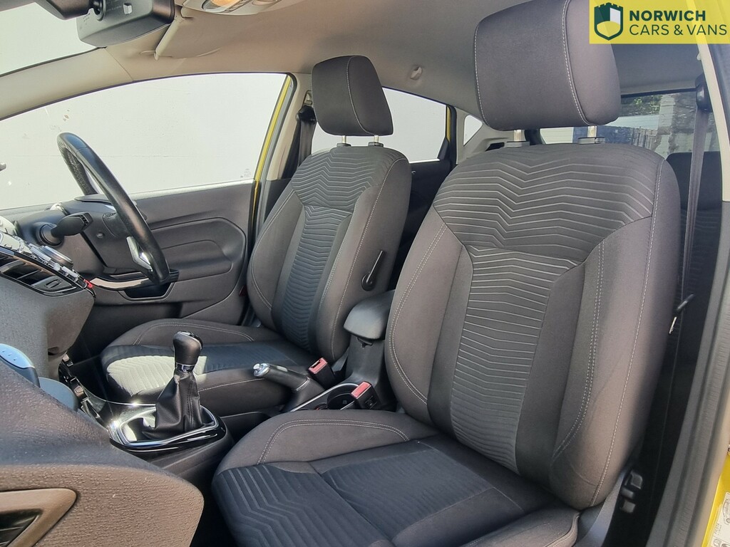 Ford Fiesta 1.6 Tdci Econetic Titanium 2014 AO64NNK Yellow #6