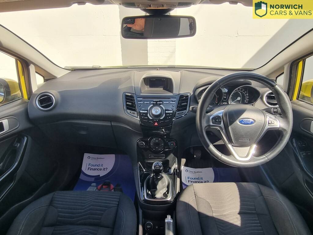 Ford Fiesta 1.6 Tdci Econetic Titanium 2014 AO64NNK Yellow #5