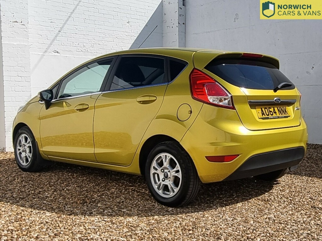 Ford Fiesta 1.6 Tdci Econetic Titanium 2014 AO64NNK Yellow #3