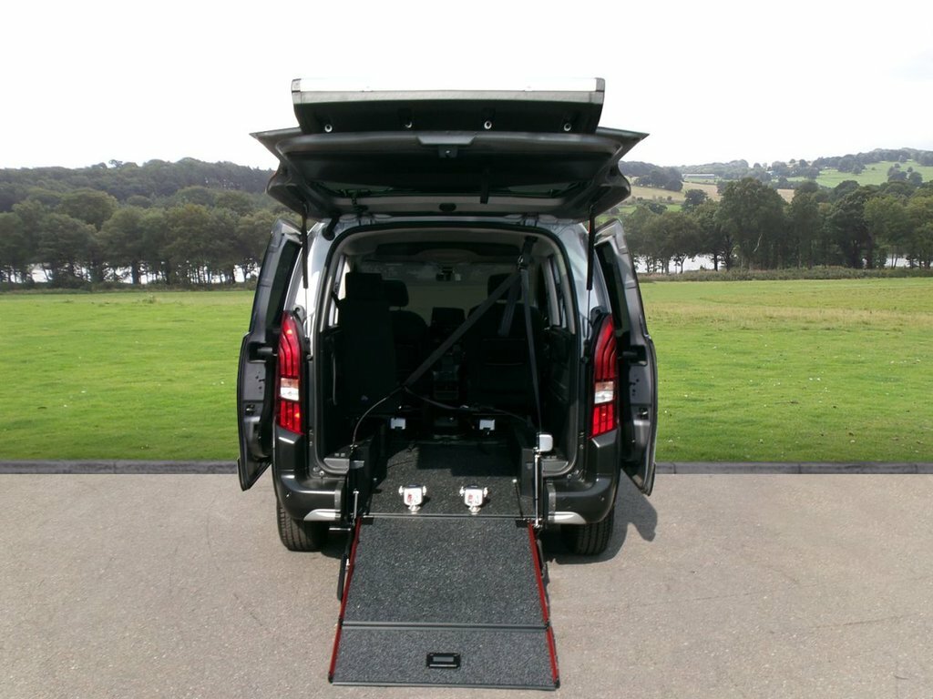 Peugeot Rifter Mpv Grey