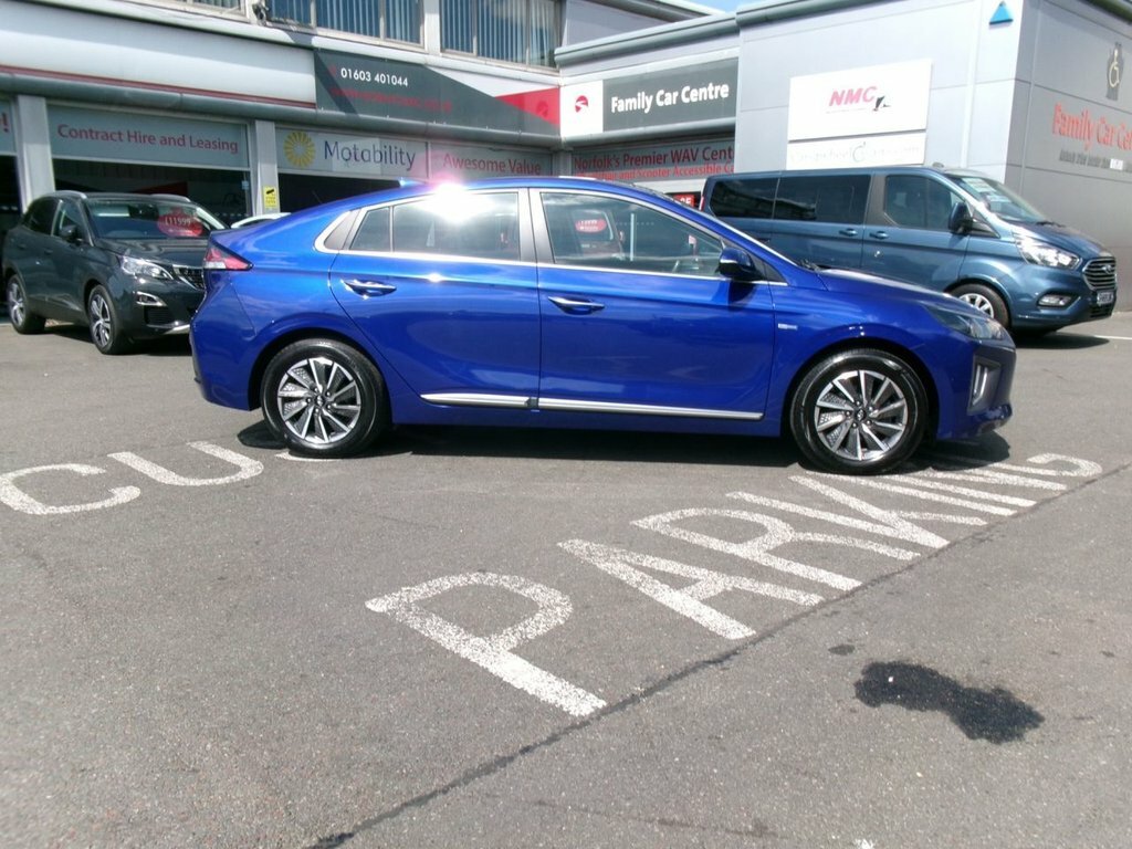 Hyundai Ioniq Hatchback Blue #2