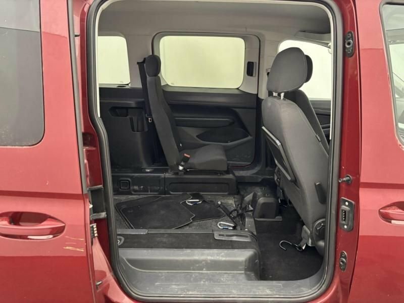 Ford Grand Tourneo Connect 2L Titanium Red
