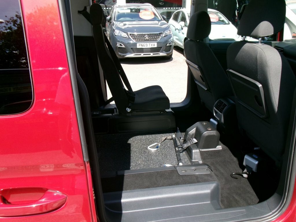 Ford Grand Tourneo Connect 2L Titanium Red #6