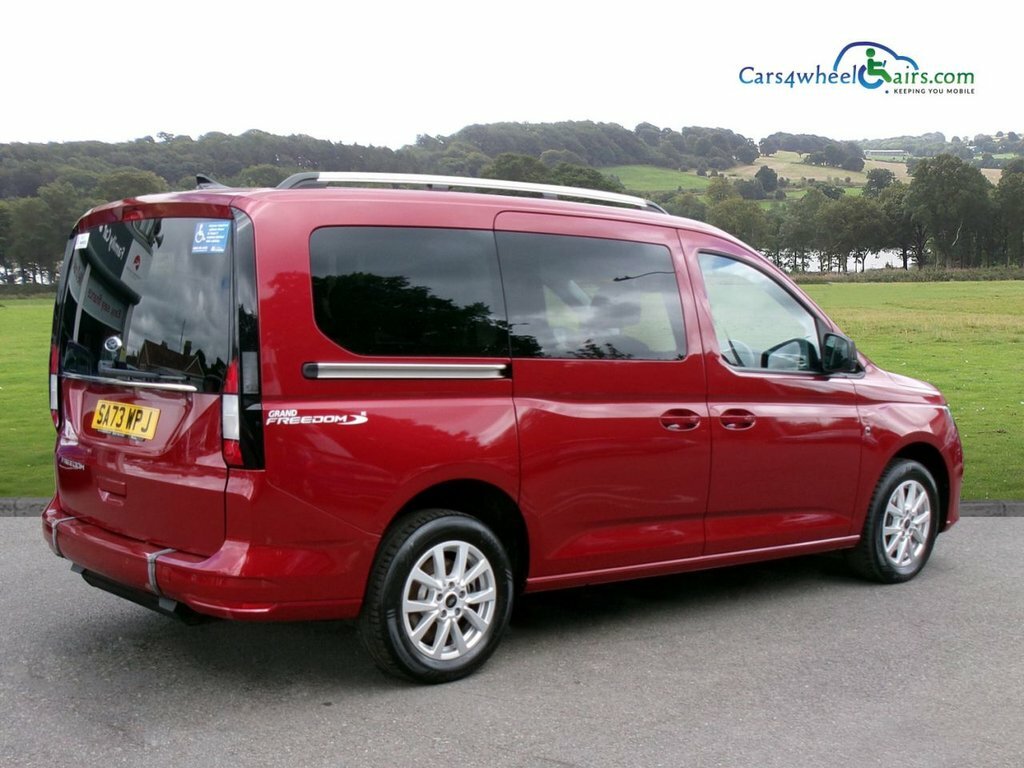 Ford Grand Tourneo Connect 2L Titanium Red #3
