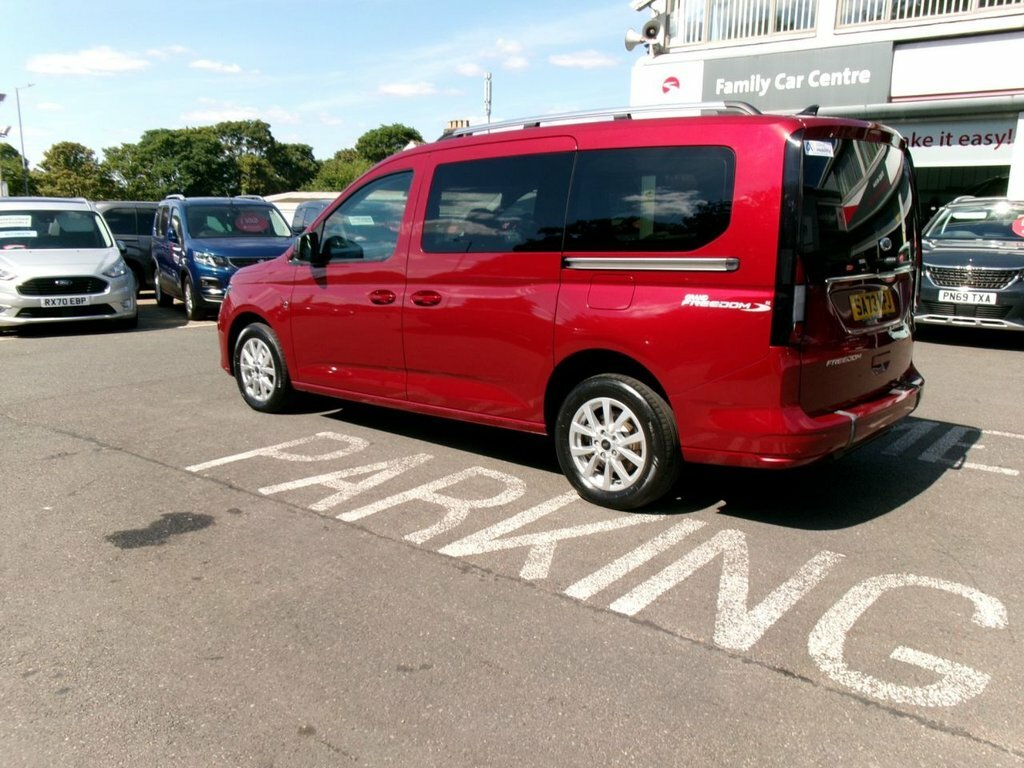 Ford Grand Tourneo Connect 2L Titanium Red #3