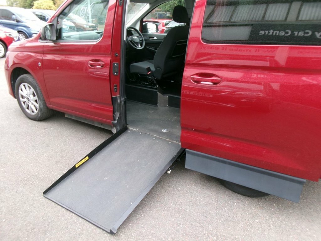 Ford Grand Tourneo Connect 1.5L Titanium Red