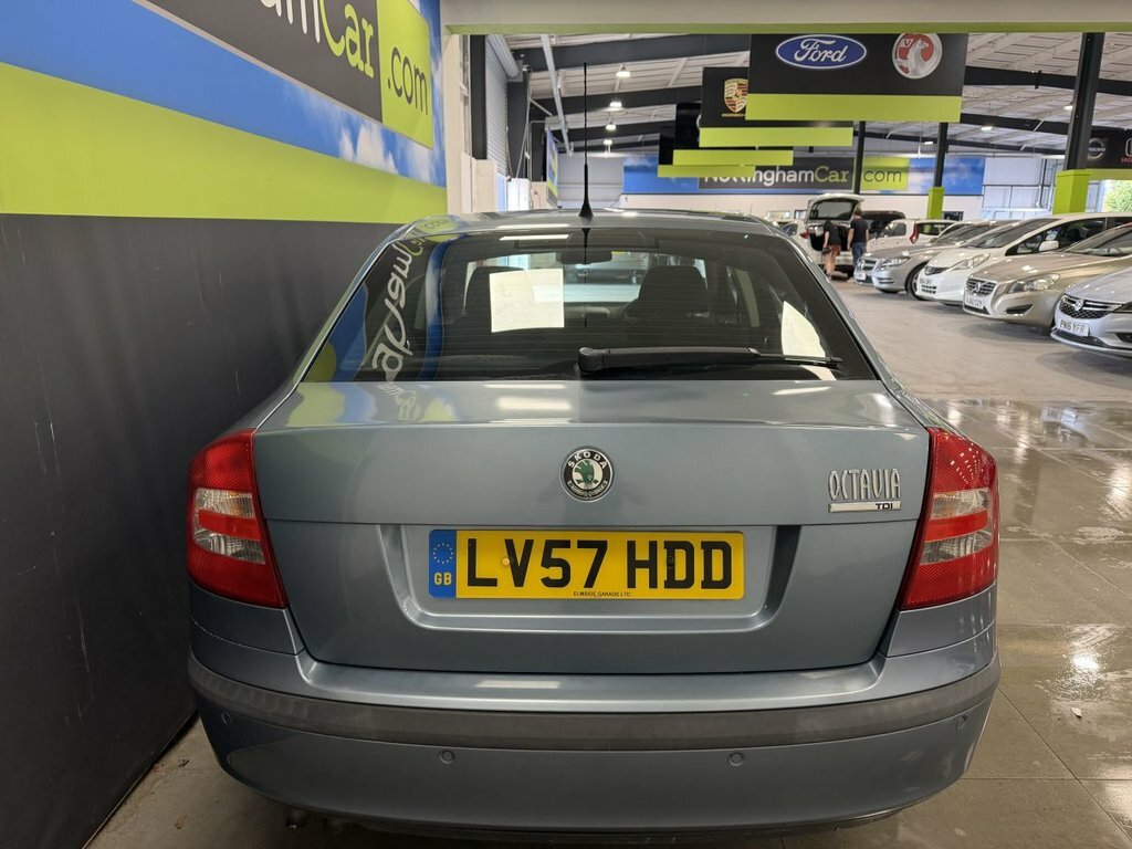 Skoda Octavia 1.9L Elegance Grey #6