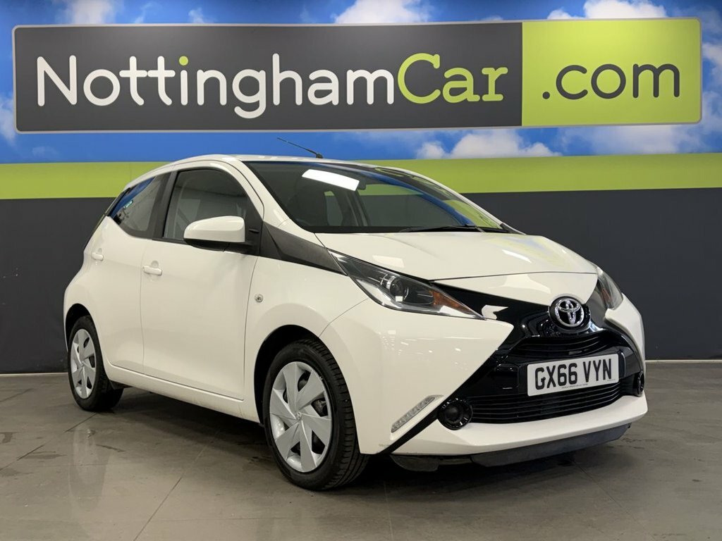 Toyota Aygo 1L X-play White