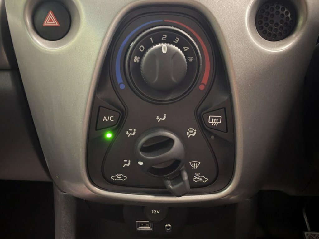 Toyota Aygo 1.0 Vvt-i X-cite 3 Yellow #23