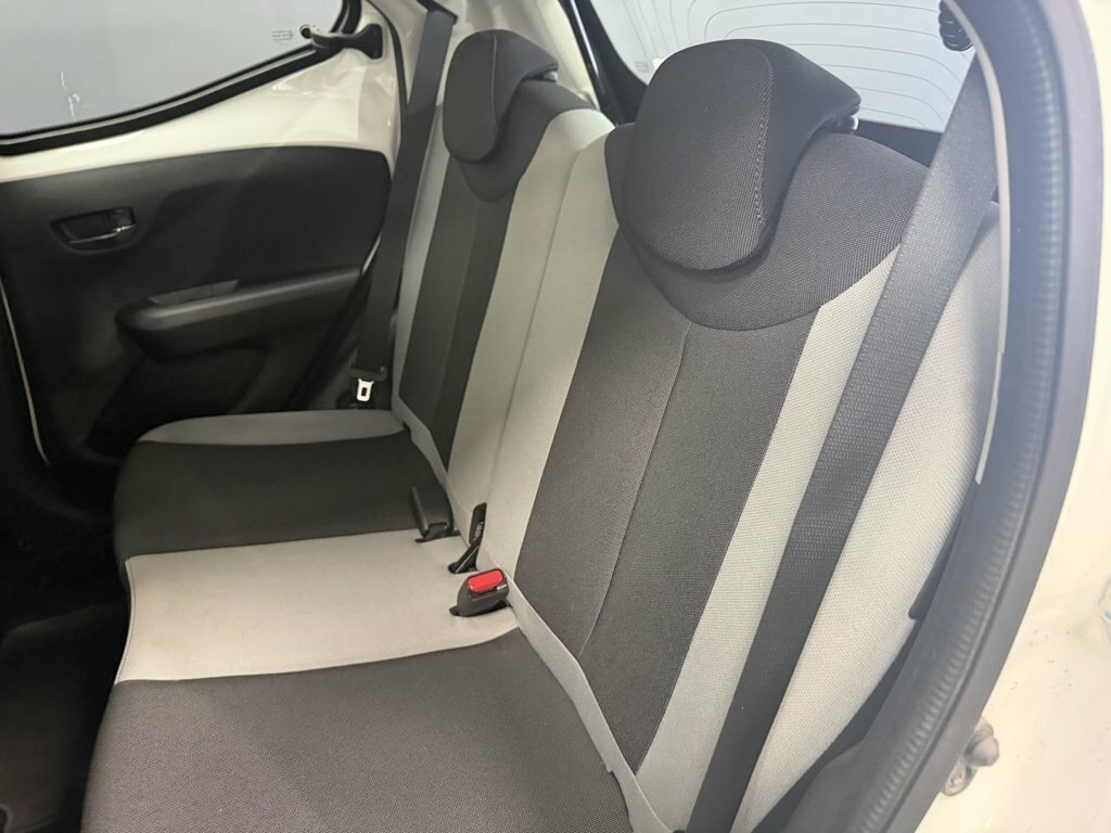 Toyota Aygo 1.0 Vvt-i X-cite 3 Yellow #32