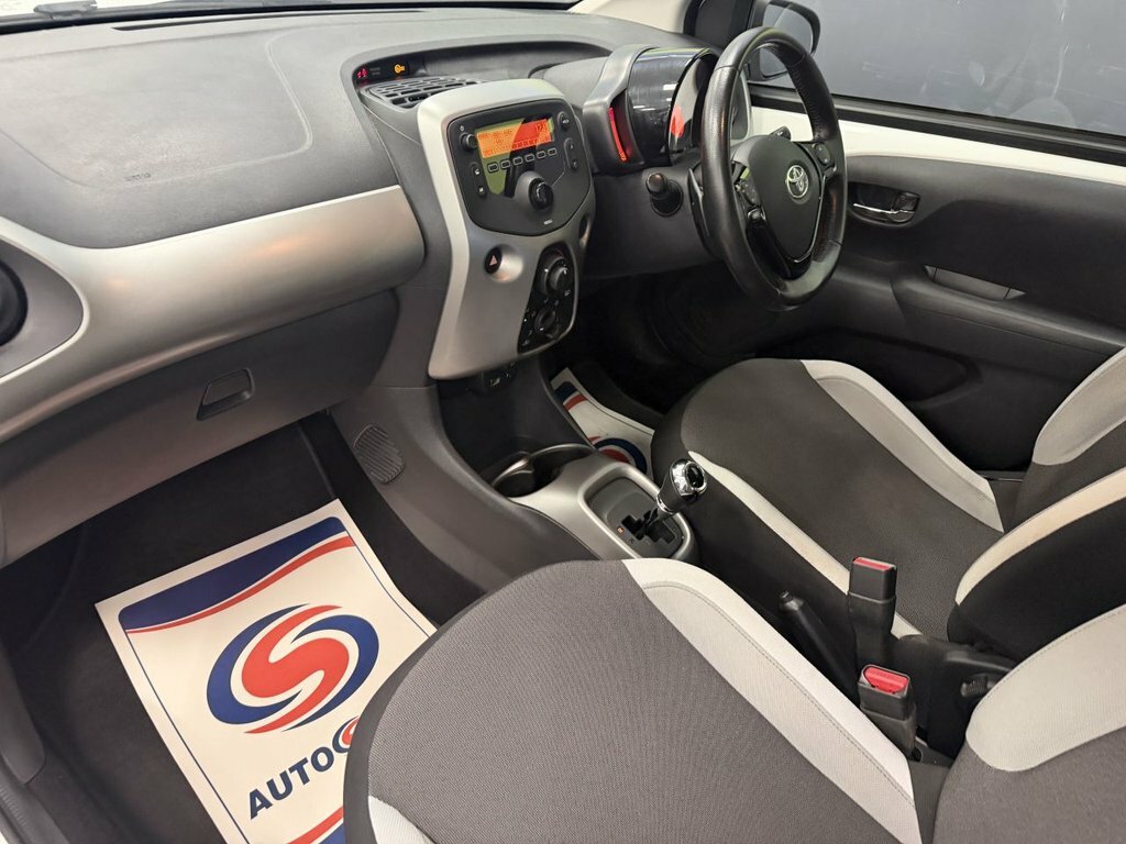 Toyota Aygo 1.0 Vvt-i X-cite 3 Yellow #27