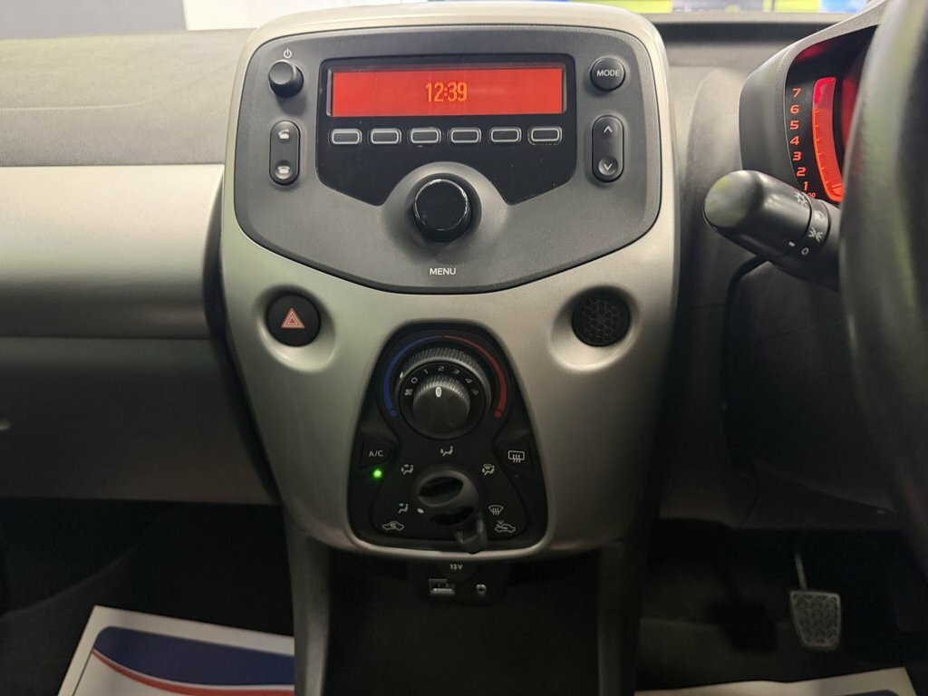 Toyota Aygo 1.0 Vvt-i X-cite 3 Yellow #22