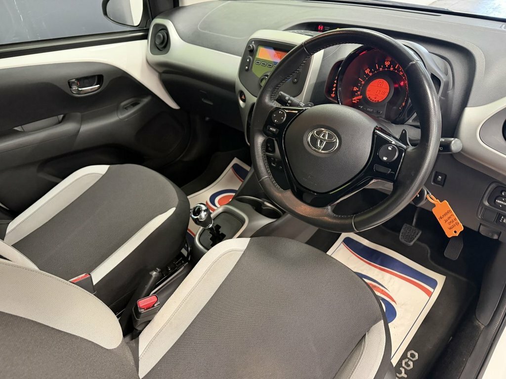 Toyota Aygo 1.0 Vvt-i X-cite 3 Yellow #15