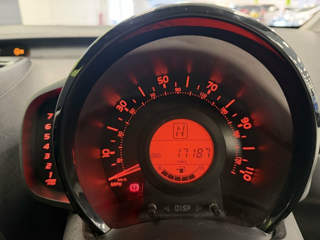 Toyota Aygo 1.0 Vvt-i X-cite 3 Yellow #17