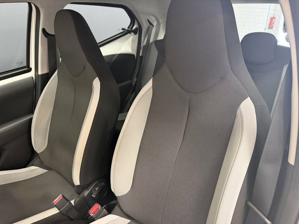 Toyota Aygo 1.0 Vvt-i X-cite 3 Yellow #28