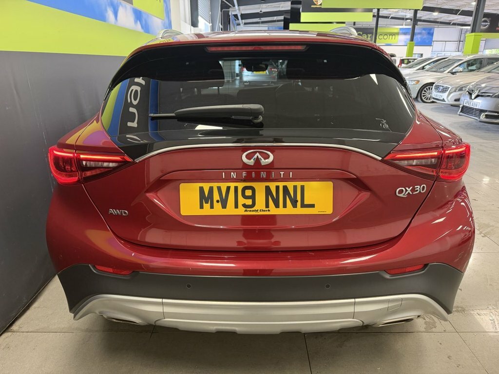 Infiniti QX30 2.2L Luxe Red #5