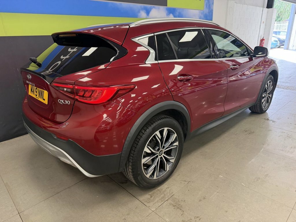Infiniti QX30 2.2L Luxe Red #4