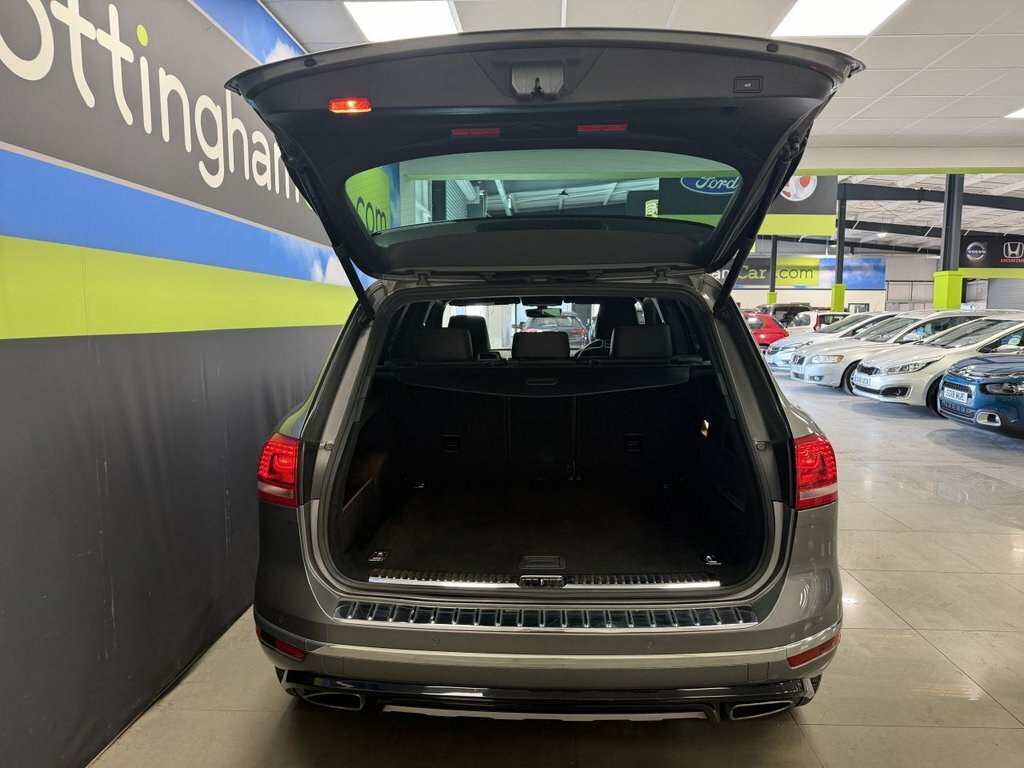 Volkswagen Touareg 3L R-line Grey #6