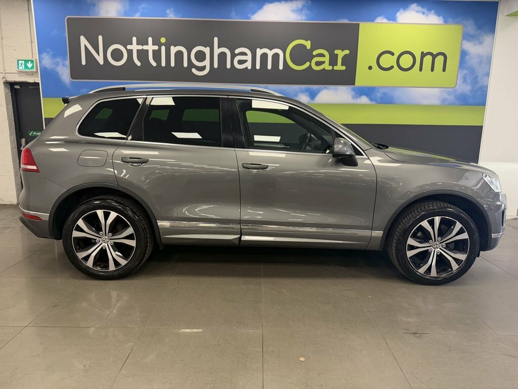 Volkswagen Touareg 3L R-line Grey #3