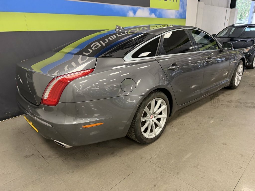 Jaguar XJ 3L Portfolio OE15PZJ Grey #5