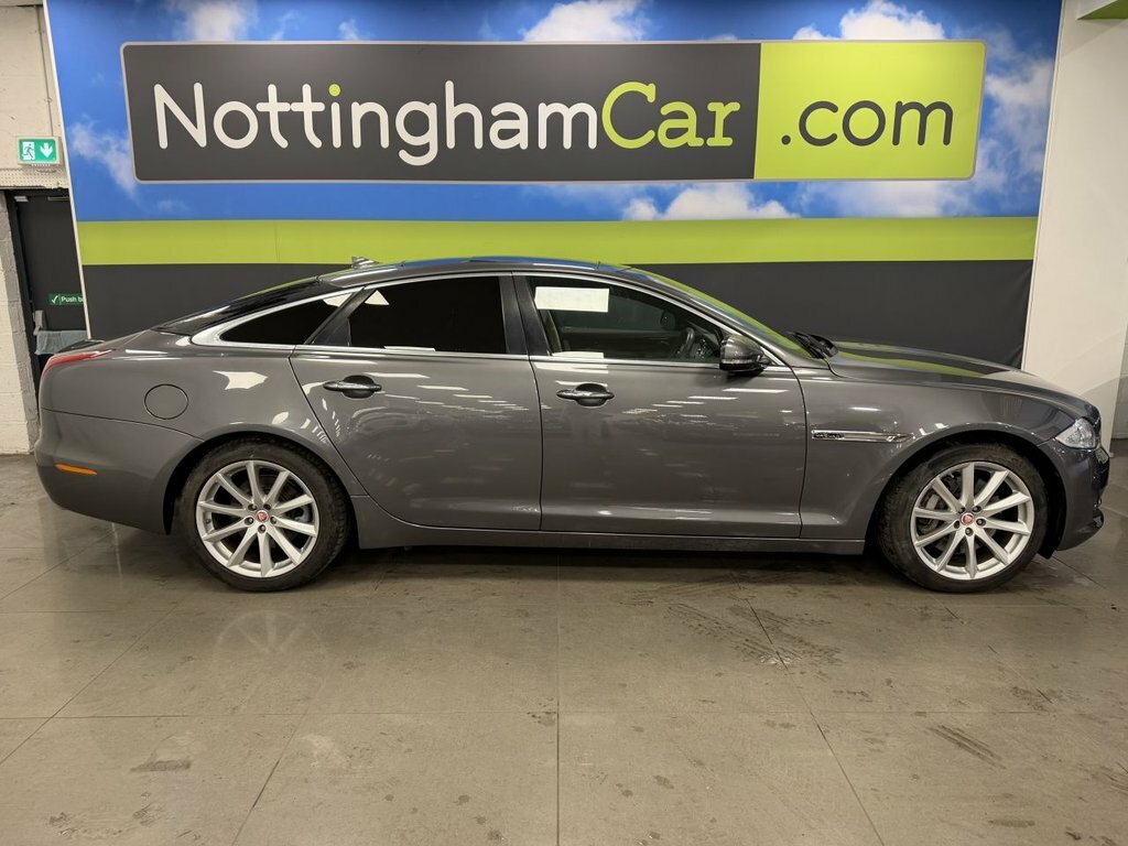 Jaguar XJ 3L Portfolio OE15PZJ Grey #4