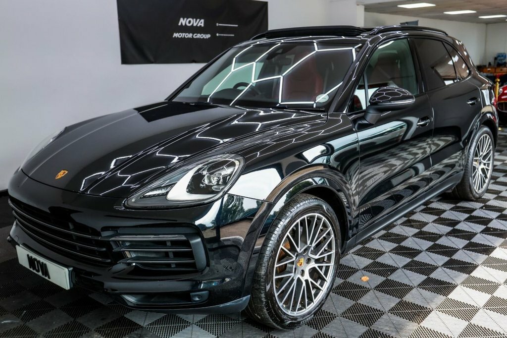Porsche Cayenne 3L Platinum Edition Black #2