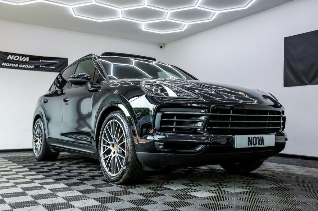 Porsche Cayenne 3L Platinum Edition Black #3