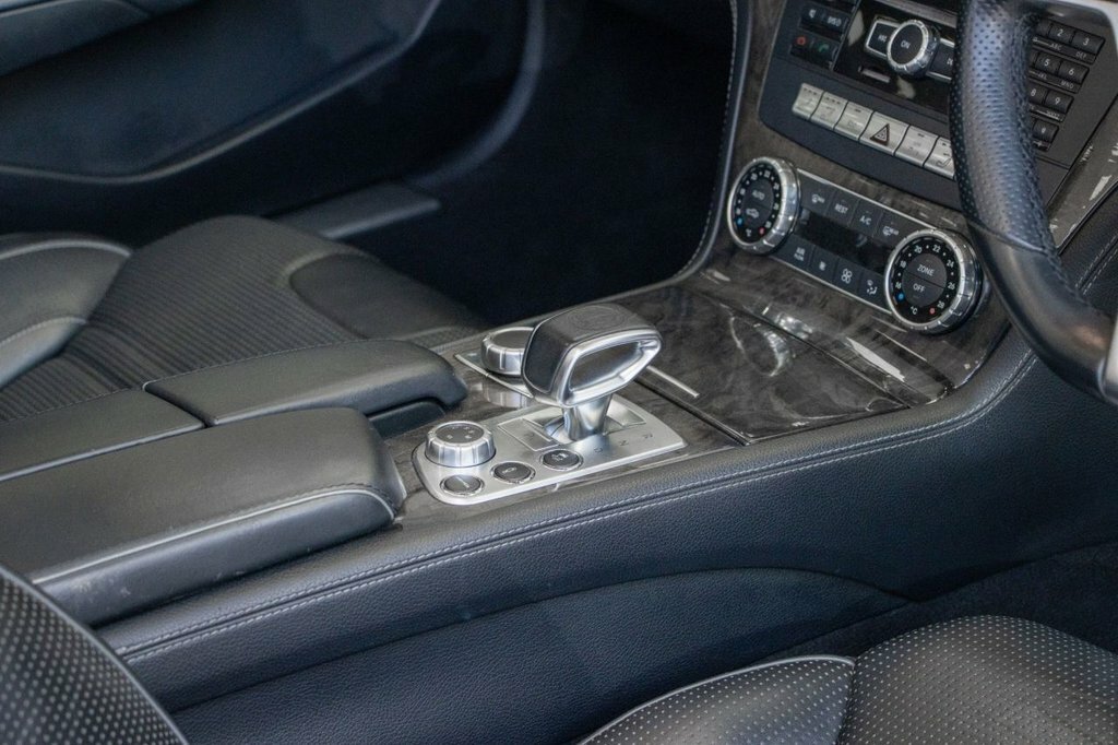 Mercedes-Benz SL Class 5.5L Amg YN13JBE White #3
