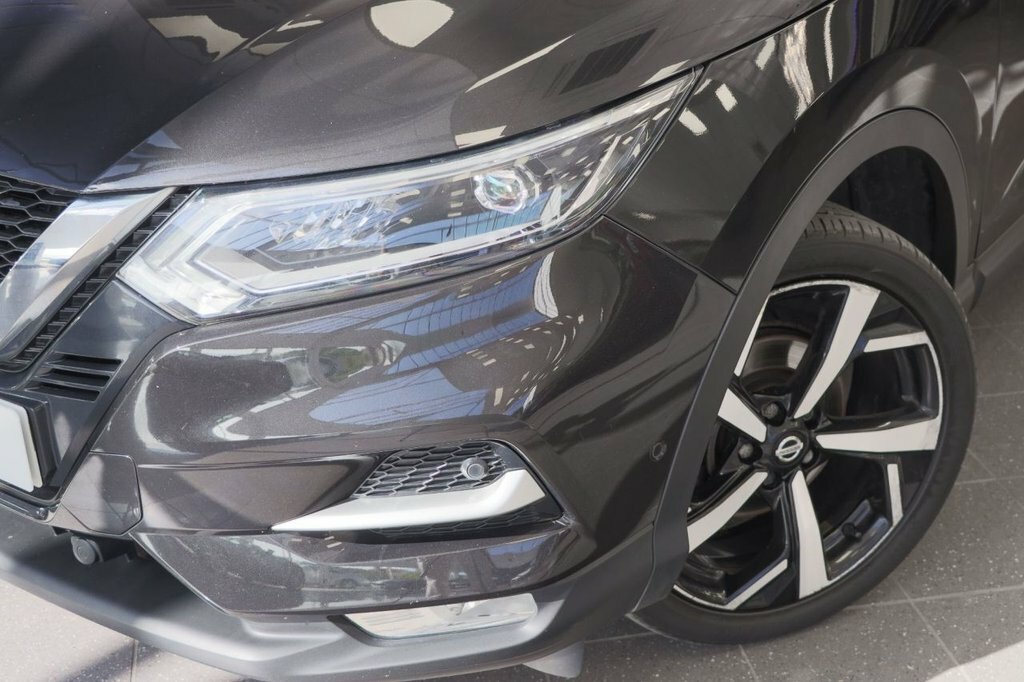 Nissan Qashqai 1.2L Tekna VF17OWD Black #5