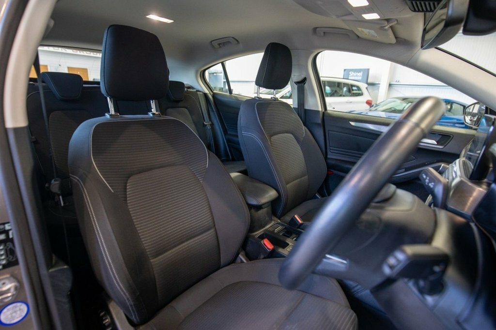 Ford Focus 1L Titanium Silver #2