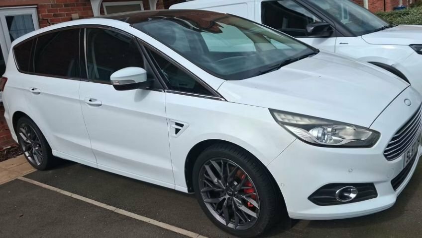 Ford S-Max 2L Titanium White