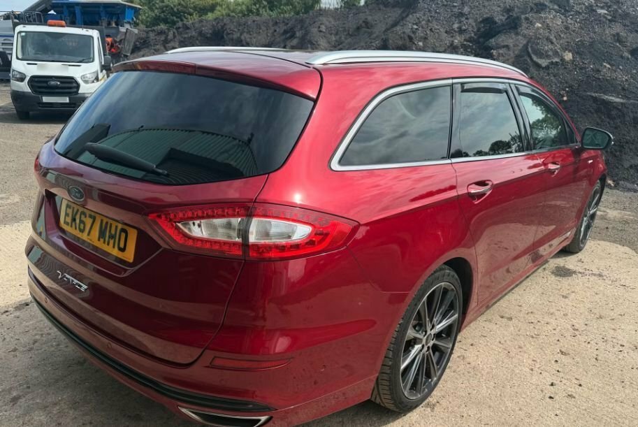 Ford Mondeo 2L Vignale Red #2