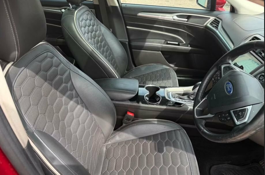Ford Mondeo 2L Vignale Red #3