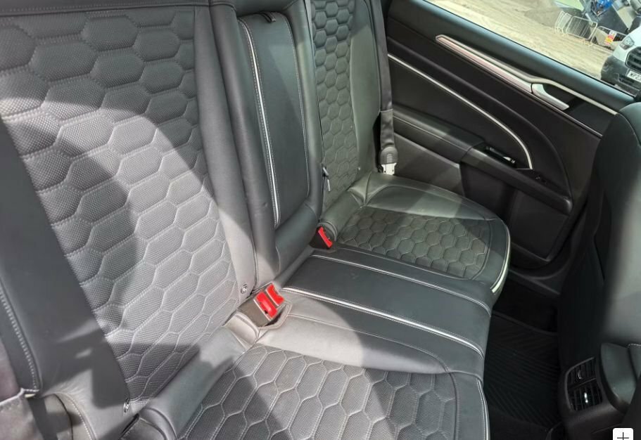 Ford Mondeo 2L Vignale Red #4