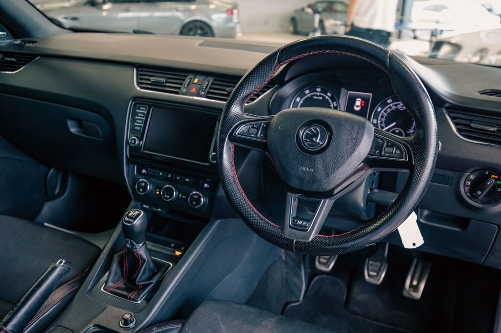 Skoda Octavia 2L Vrs Red