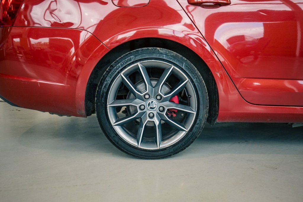 Skoda Octavia 2L Vrs Red #5